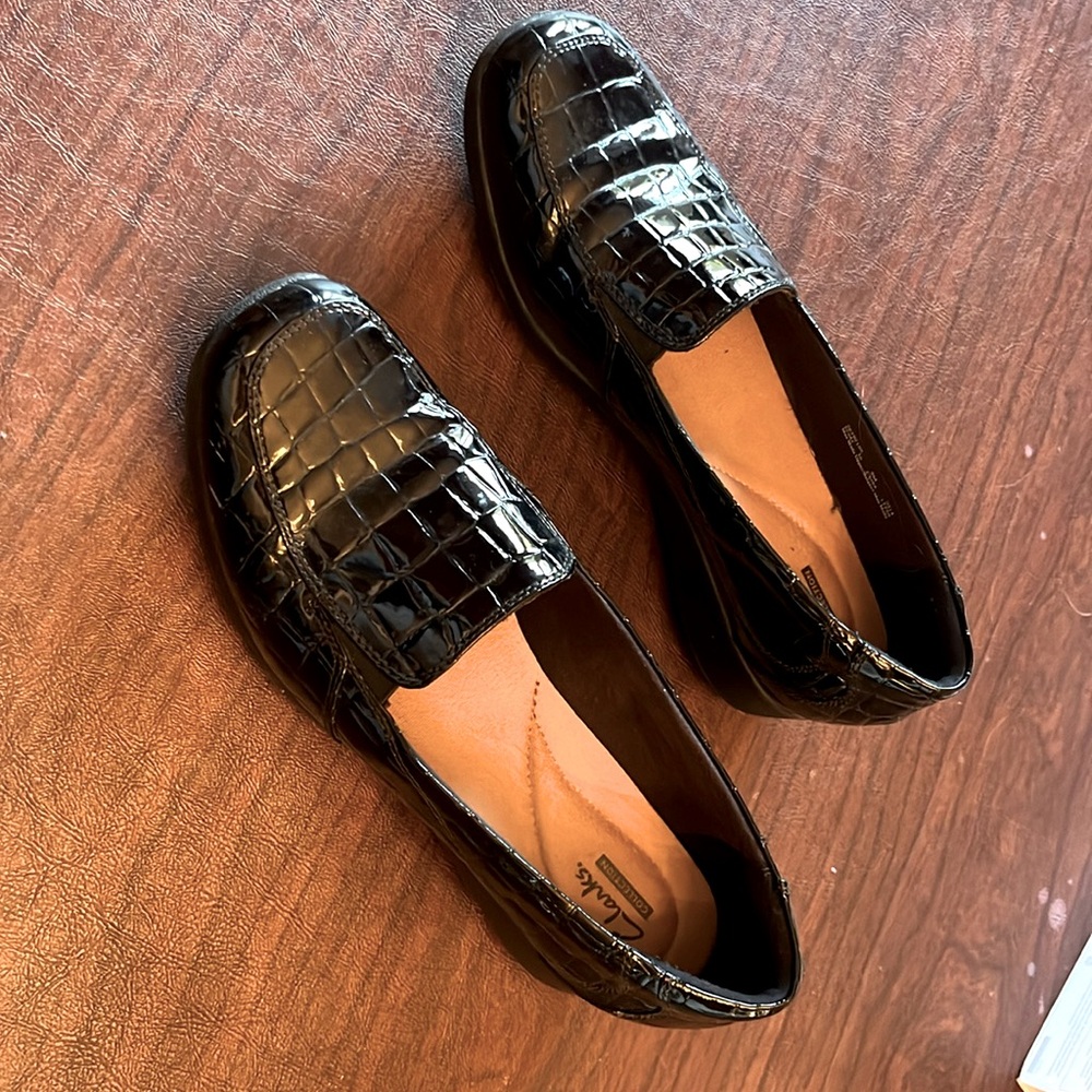 Clarks Collections Black Patterned Low Wedge Slip-On Shoes Size 9 M